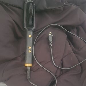 Black and Gold Hair Straightening Brush
